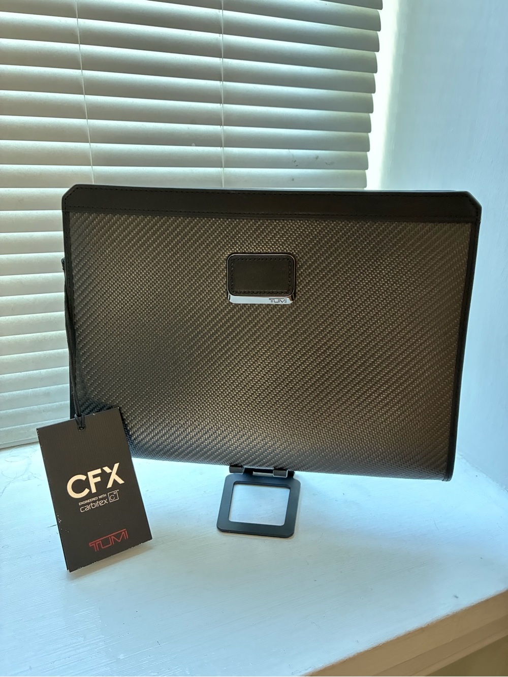 NWT TUMI CFX Sebring Carbon Fiber Tablet Cover Case 035600CB Rare